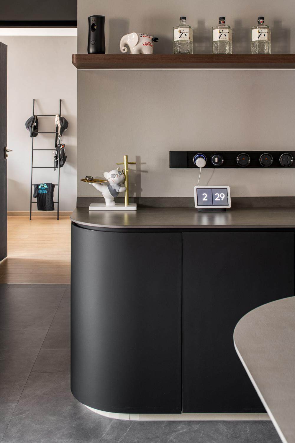 Industrial Kitchen with Homogeneous Tiles and Kitchen Island