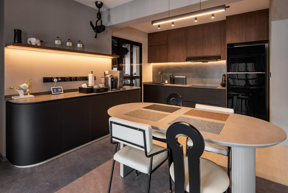 Industrial Kitchen with Homogeneous Tiles and Kitchen Island