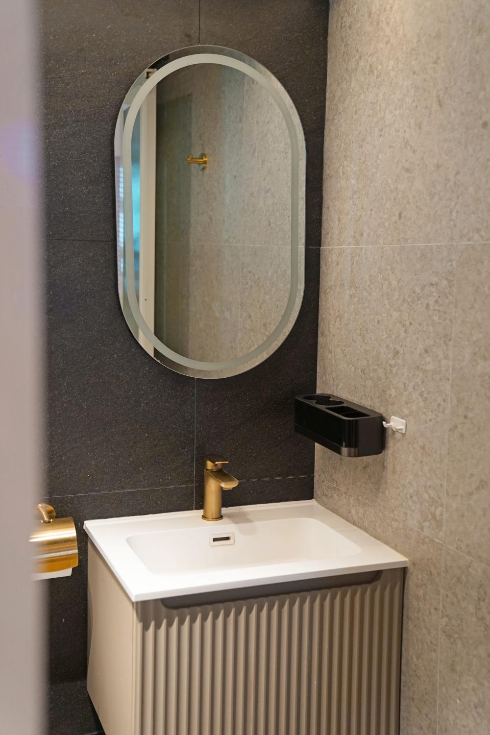 Modern Bathroom with Mirror and Bathroom Storage