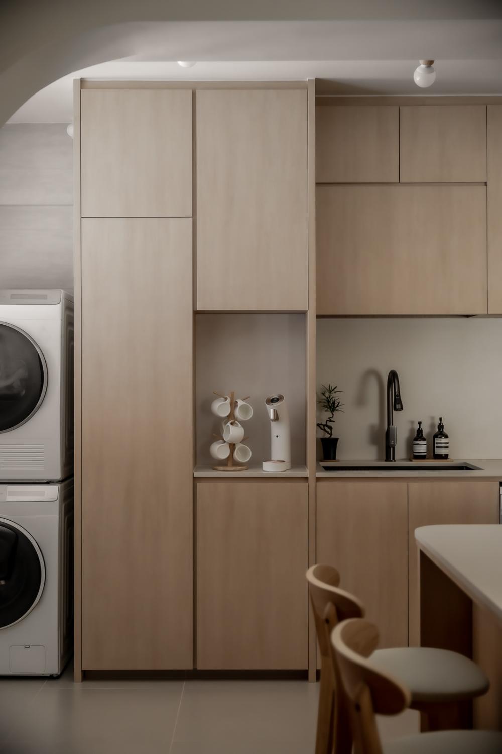 Modern Kitchen with Countertop and Open Kitchen