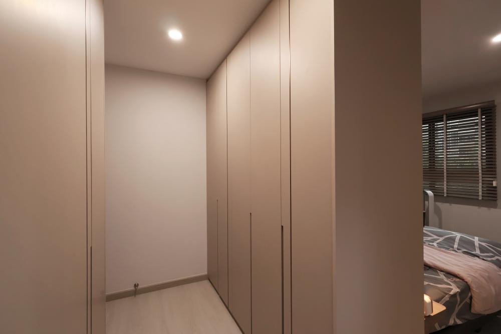 Contemporary Bedroom with Vinyl Flooring and Ceiling Light
