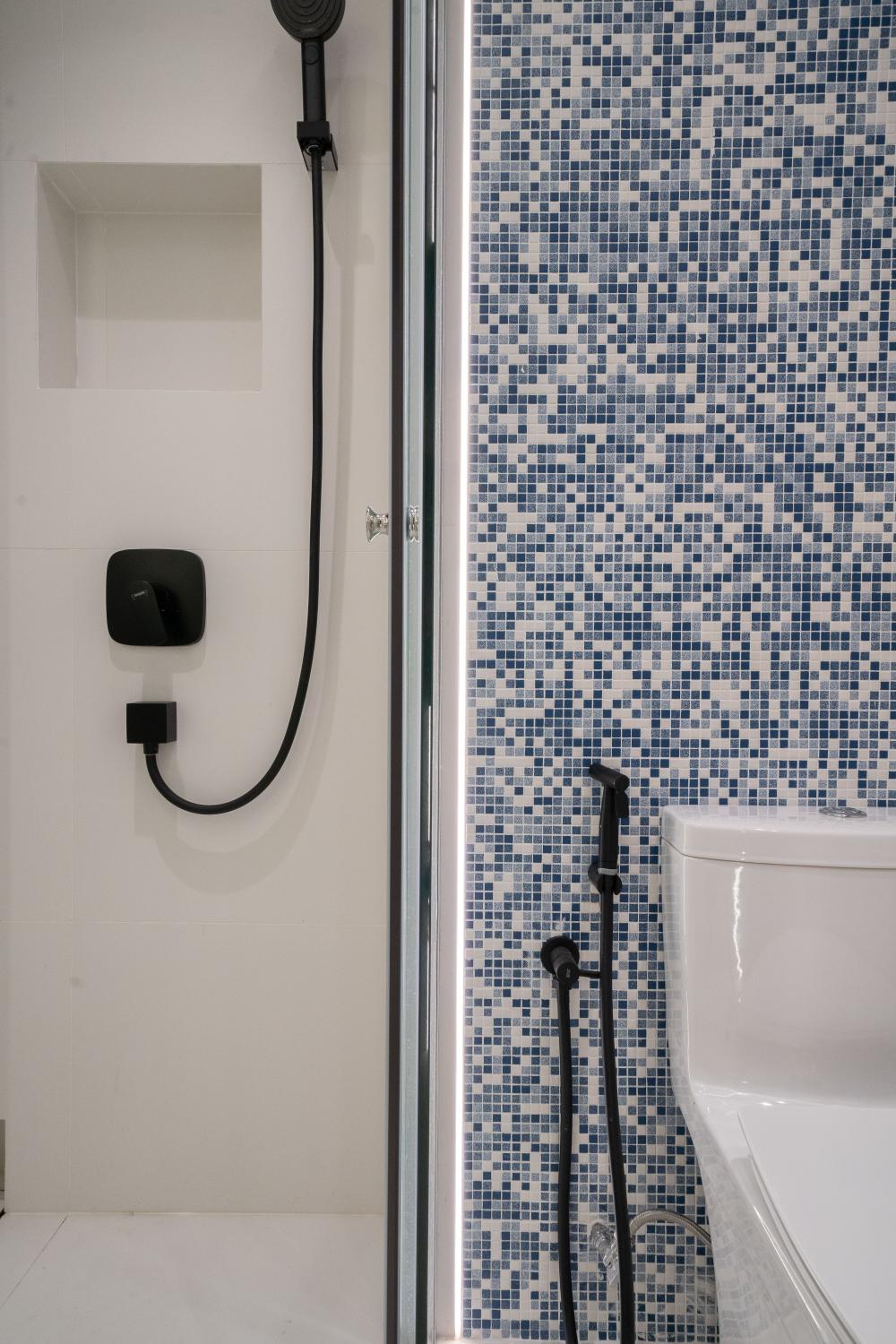 Contemporary Bathroom with Parquet Floor and Mirror