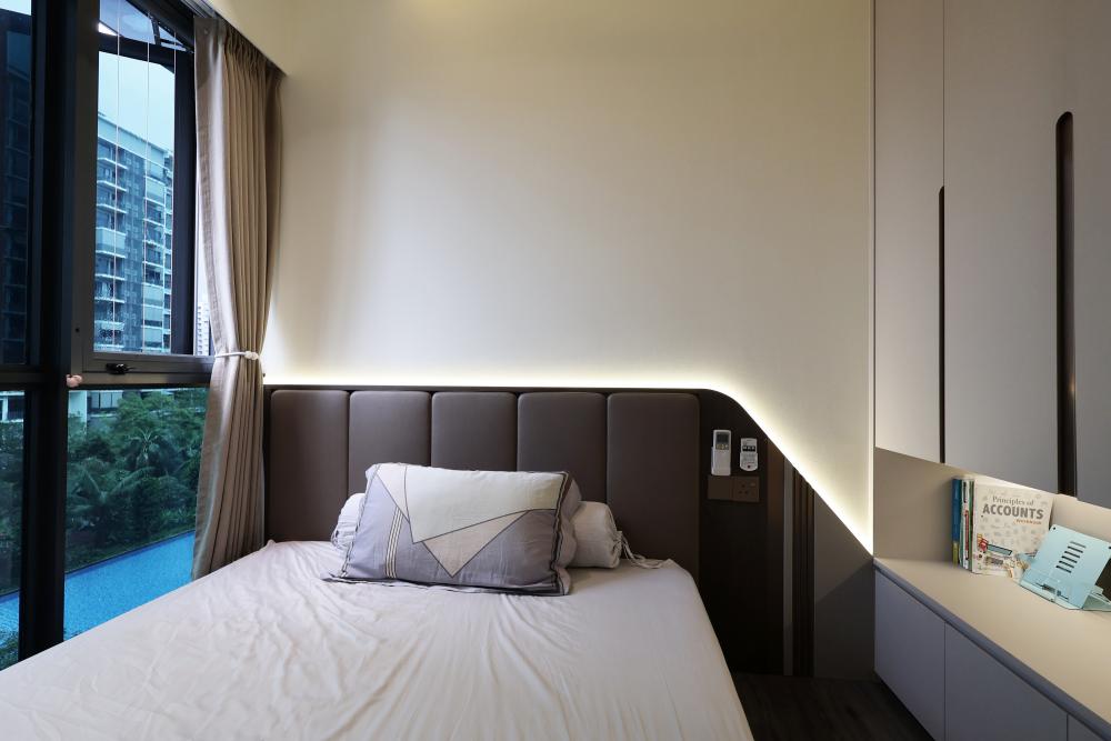 Contemporary Bedroom with Vinyl Flooring and Wardrobe