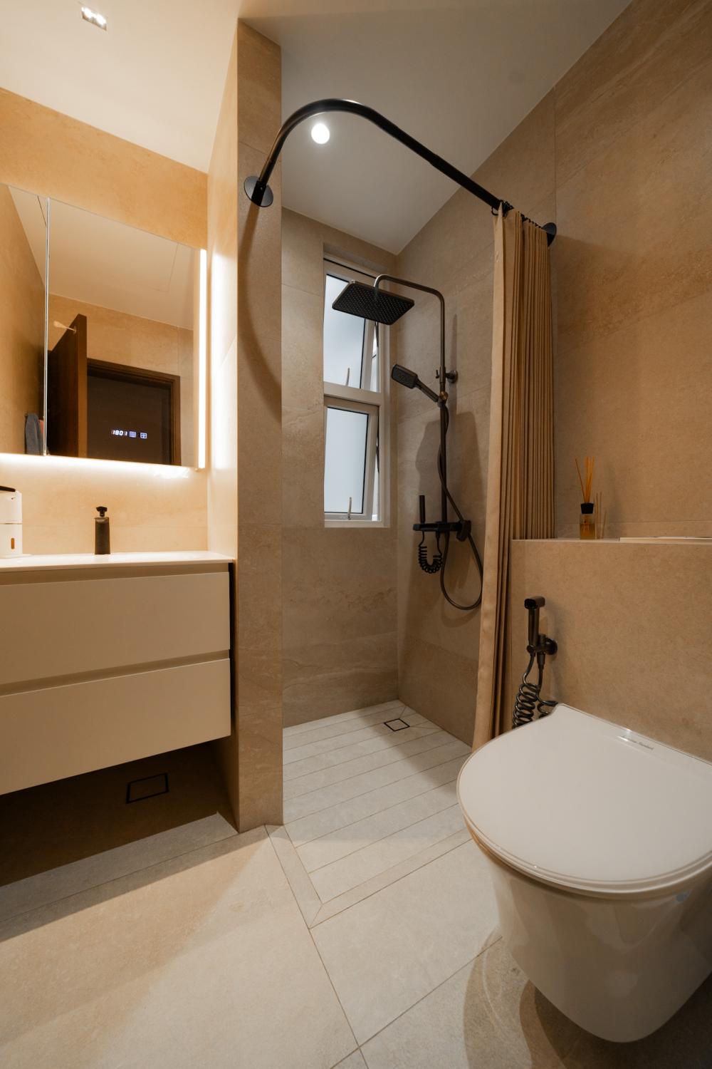 Modern Bathroom with Countertop and Shower Screen