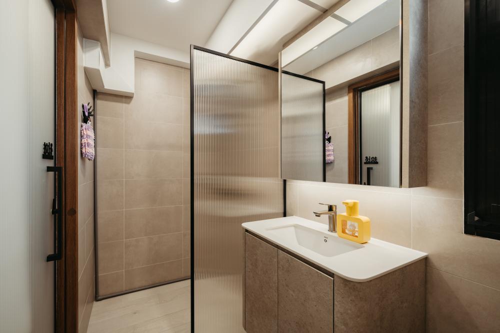 Minimalist Bathroom with Mirror and Shower Screen