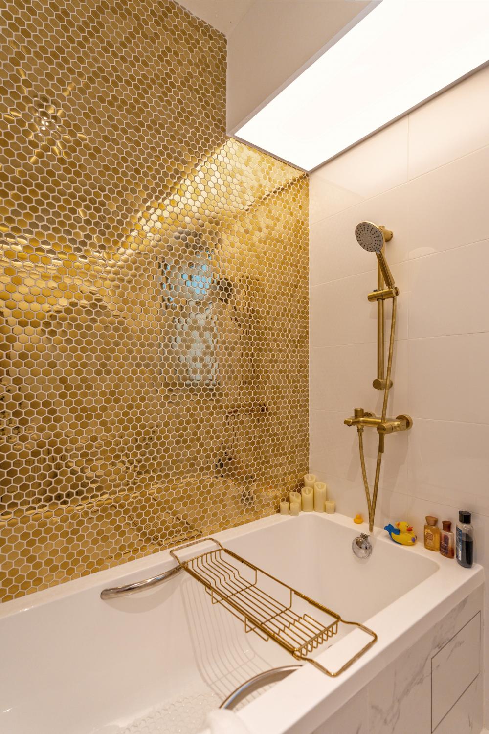 Modern Bathroom with Cement Floor and Shower Screen