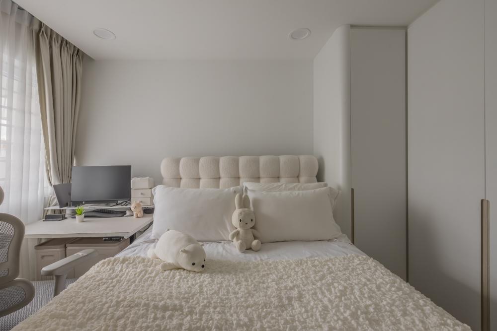 Minimalist Bedroom with Ceiling Light and Wardrobe