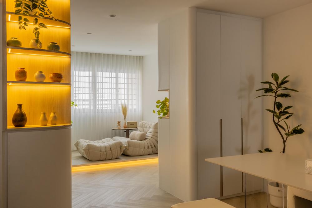 Minimalist Entryway with Mirror and Seating Bench