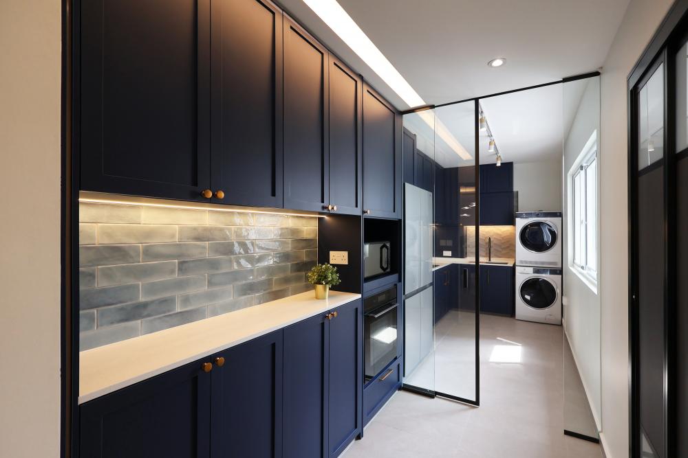 Contemporary Kitchen with Cupboard and Kitchen Tap