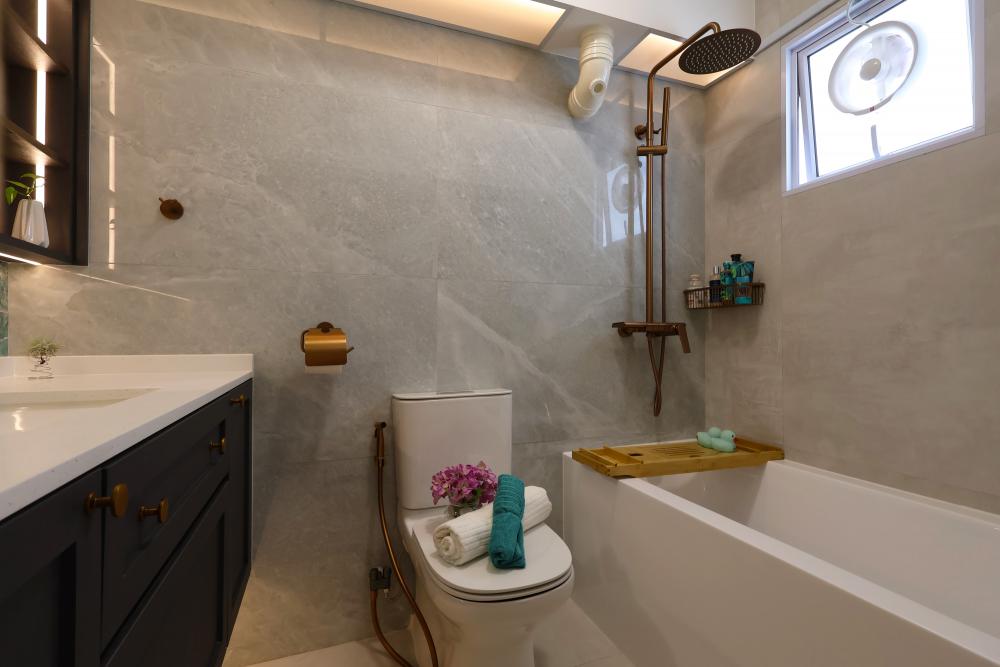 Contemporary Bathroom with Shower Screen and Bathroom Storage
