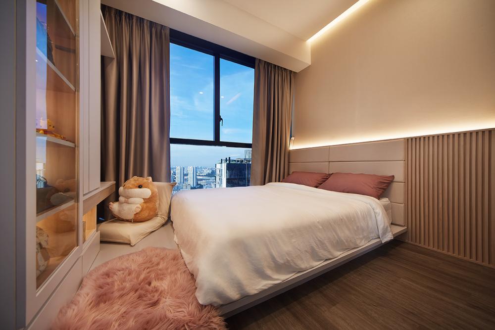 Modern Bedroom with Platform Bed and Parquet Floor