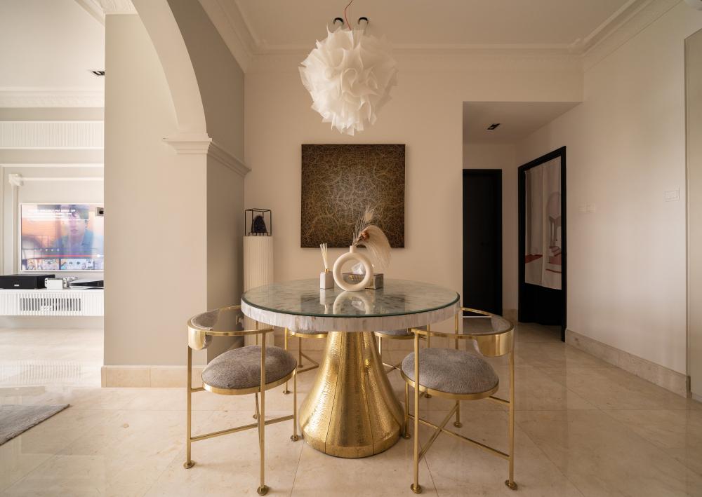 Vintage Dining Room with Drop Light and Dining Table