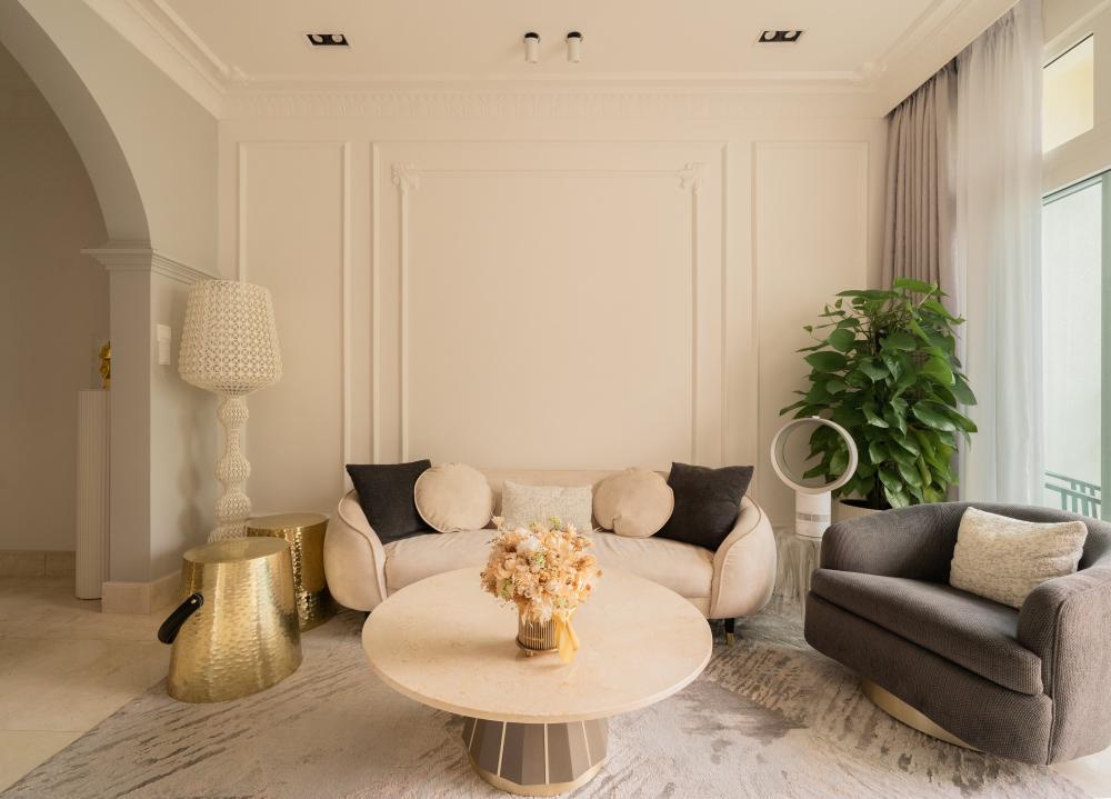 Vintage Living Room with Feature Wall and Carpet