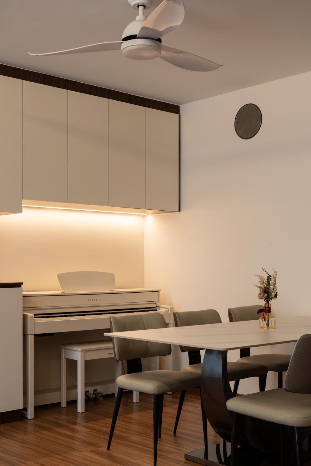Modern Dining Room with Drop Light and Dining Table