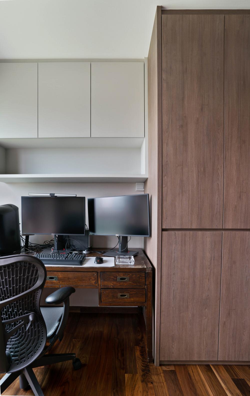 Contemporary Gaming Room with Vinyl Flooring and Storage Cabinets