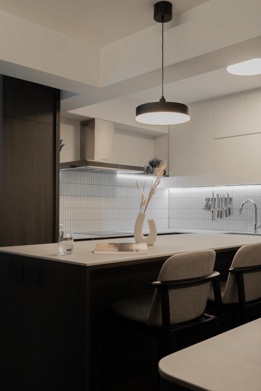 Modern Dining Room with Kitchen Island and Dining Table