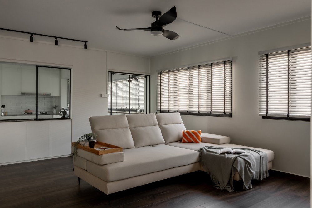 Modern Living Room with Vinyl Flooring and Ceiling Fan