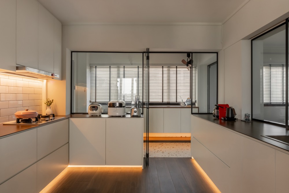 Modern Kitchen with Countertop and Kitchen Window