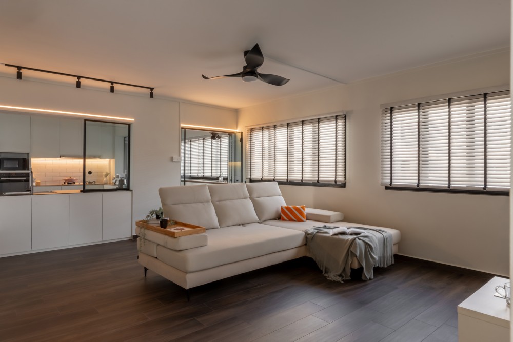 Modern Living Room with Vinyl Flooring and Ceiling Fan