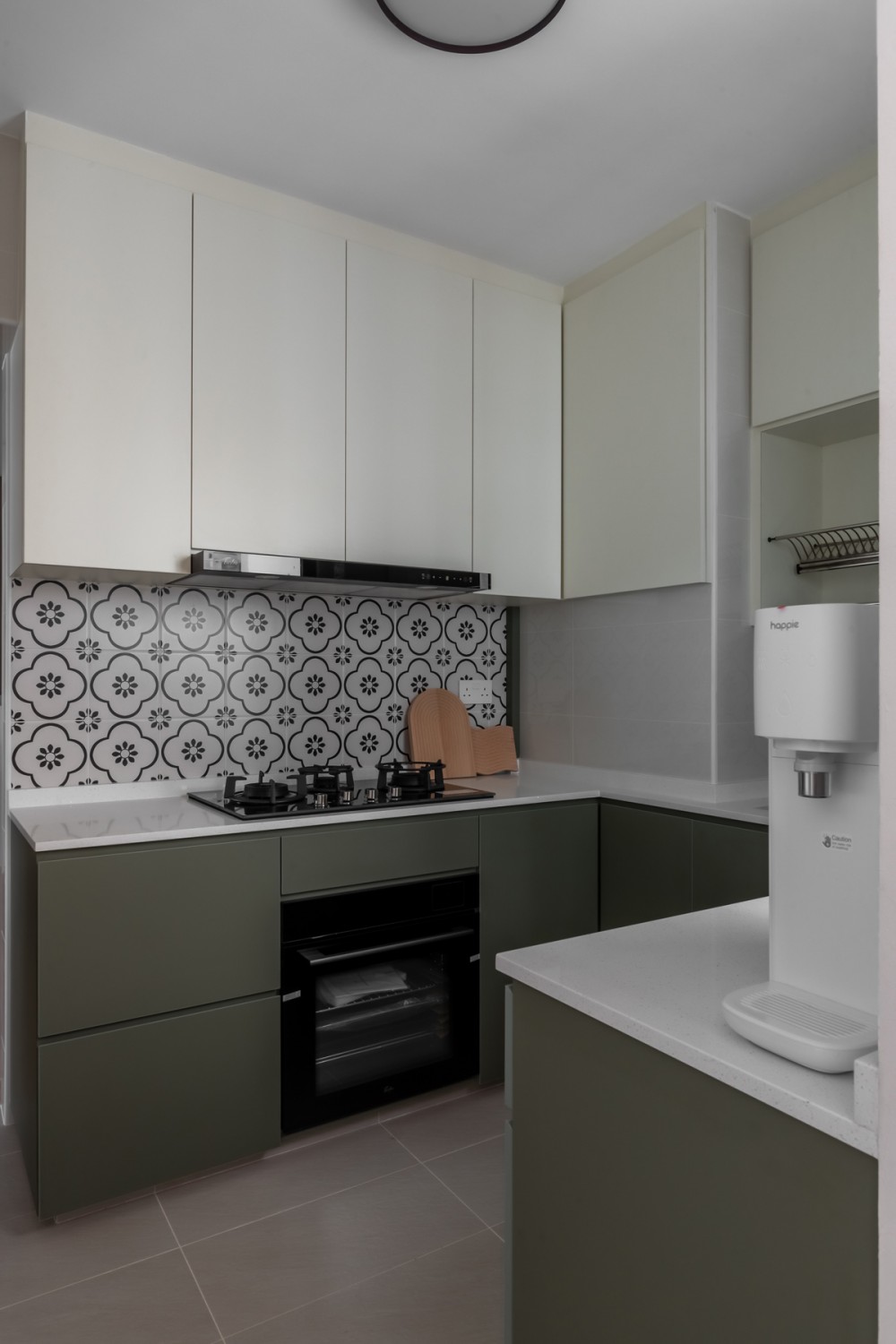 Contemporary Kitchen with Countertop and Homogeneous Tiles