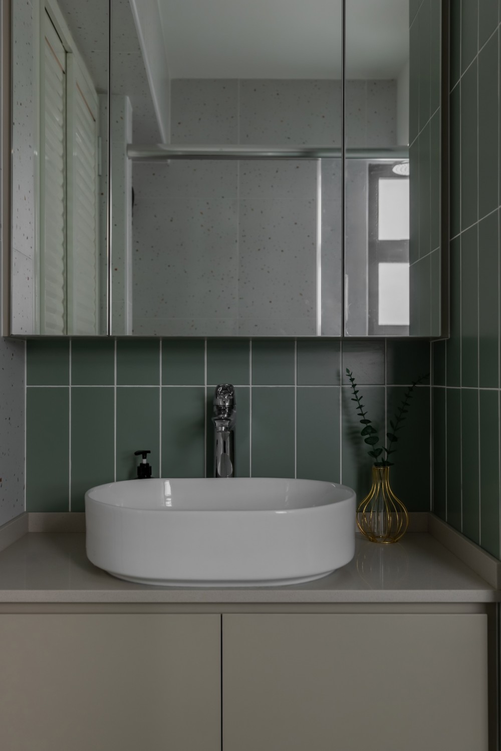 Contemporary Bathroom with Countertop and Mirror