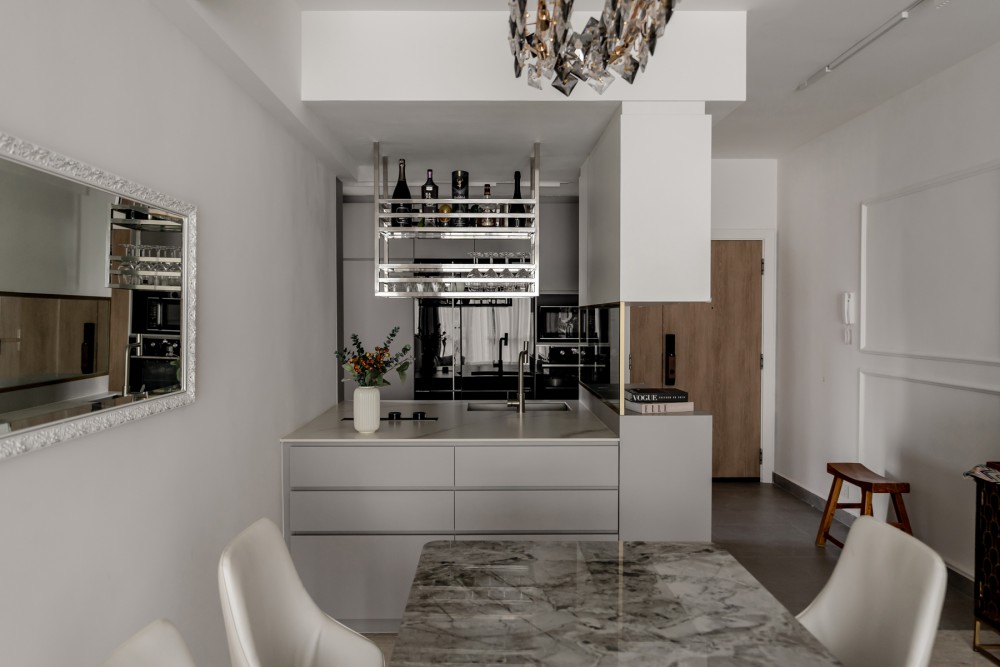 Modern Dining Room with Countertop and Kitchen Island
