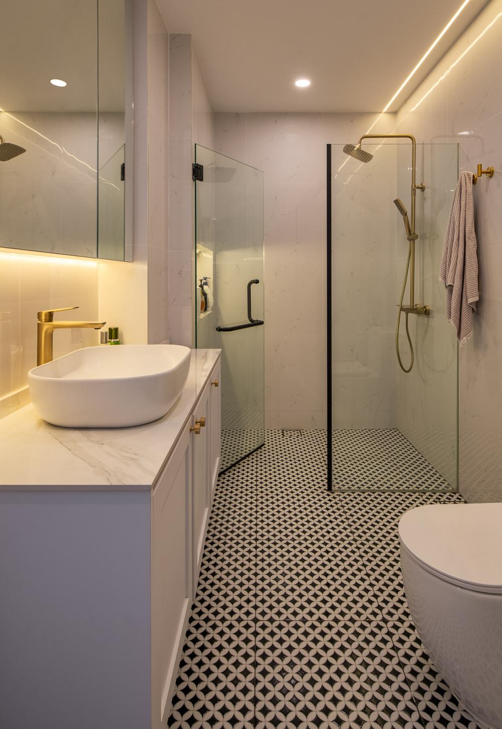 Contemporary Bathroom with Countertop and Homogeneous Tiles