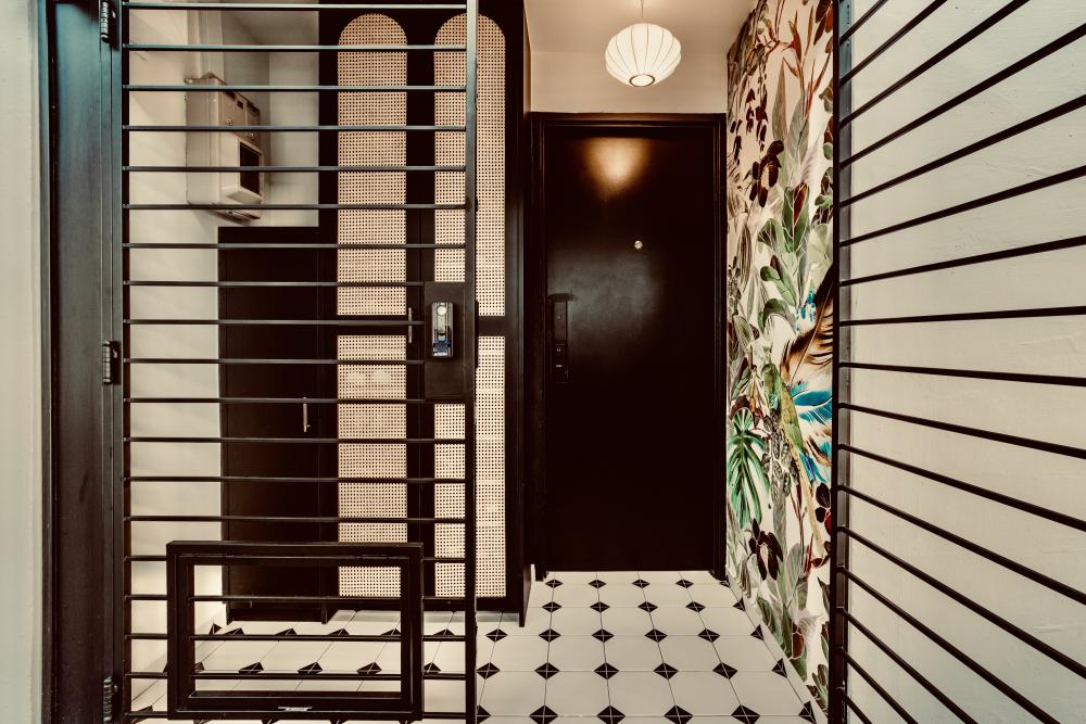 Vintage Foyer with Artwork and Planters