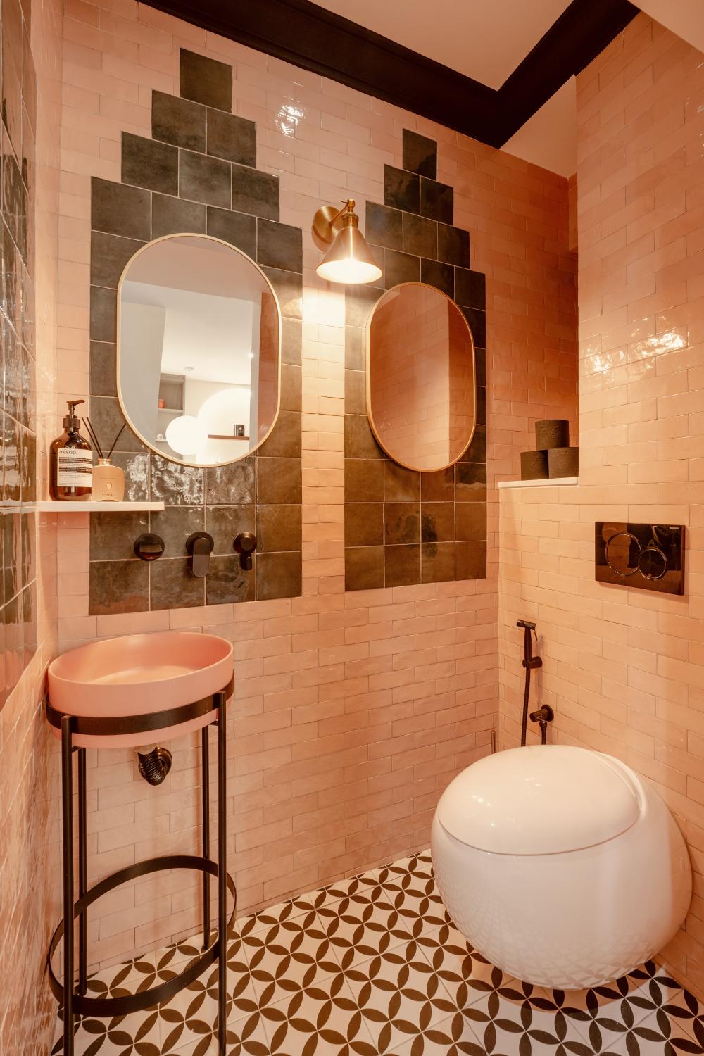 Vintage Bathroom with Mosaic and Wash Basins