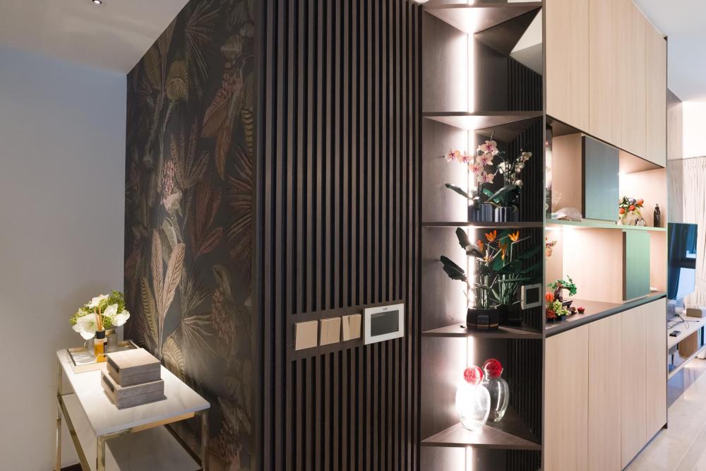 Modern Garden with Green Wall and Kitchen Backsplash