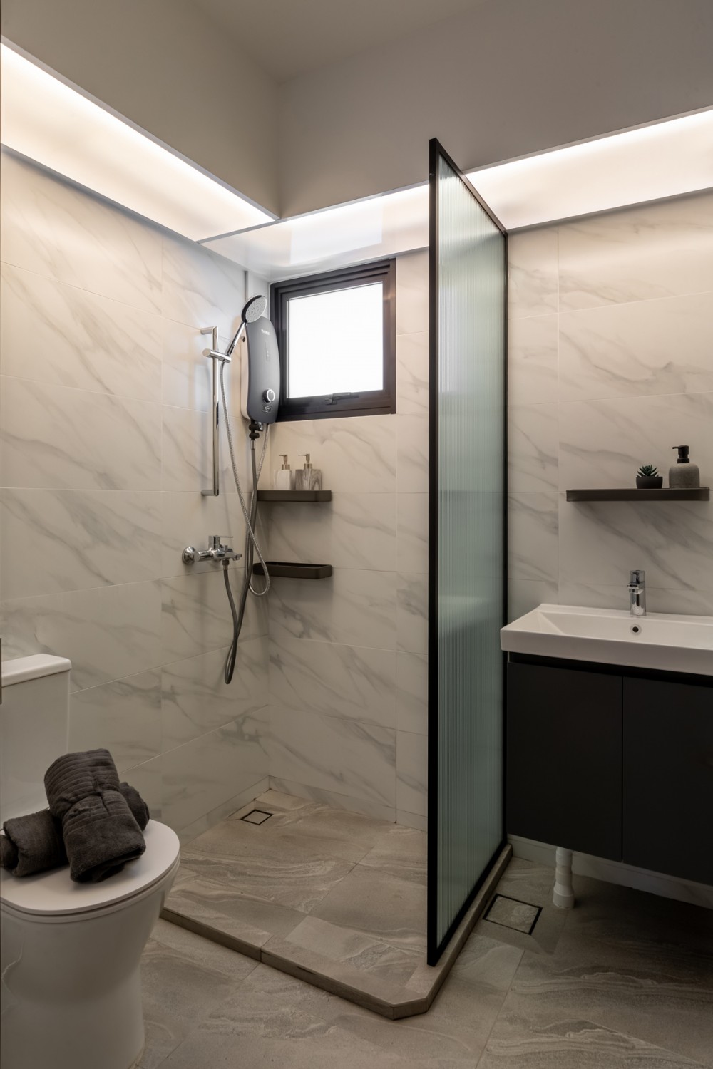Contemporary Bathroom with Mirror and Shower Screen