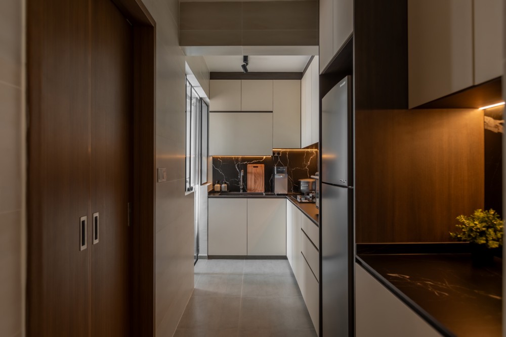 Contemporary Kitchen with Countertop and Open Kitchen