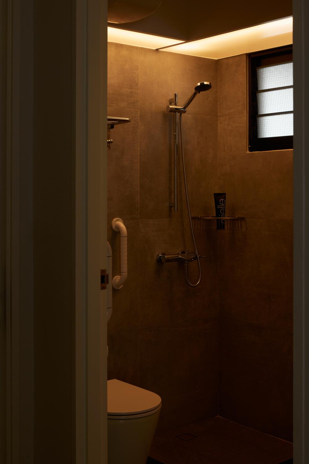 Modern Bathroom with Cement Floor and Granite Floor