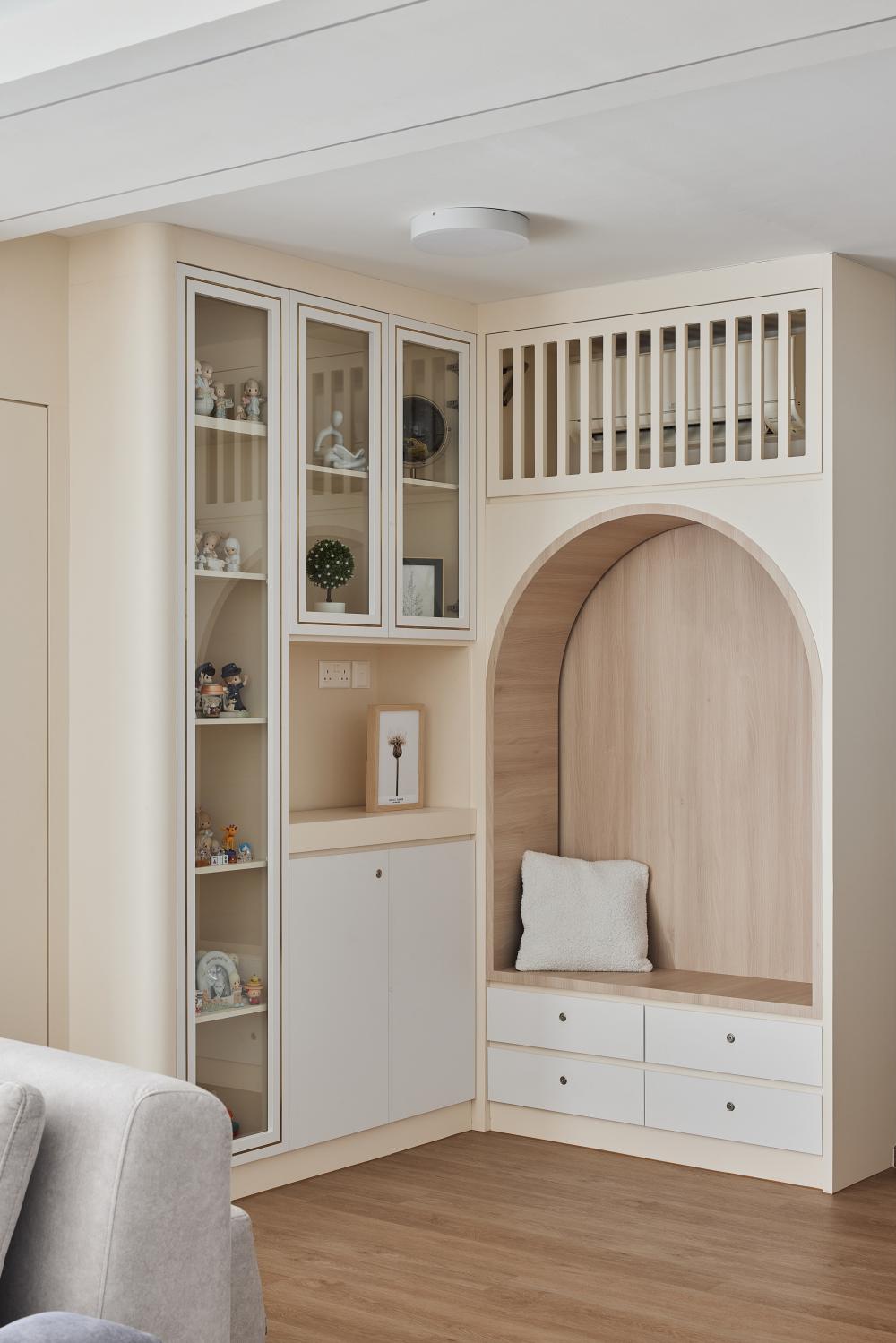 Modern Living Room with Bookshelf and Settee