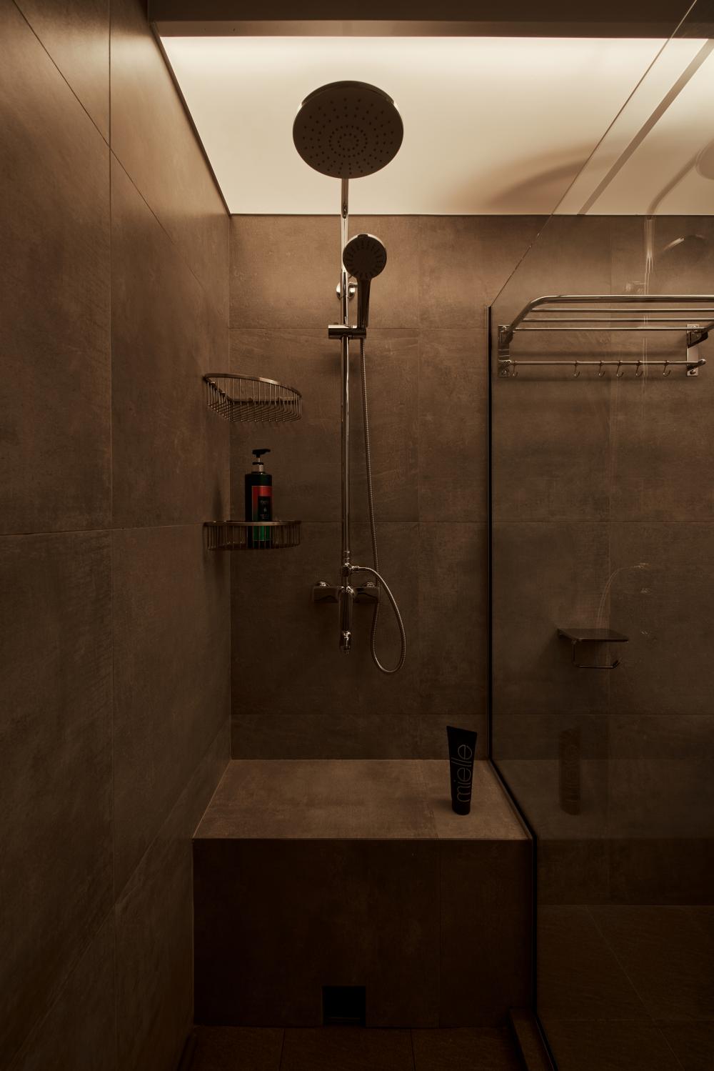 Modern Bathroom with Mirror and Shower Screen