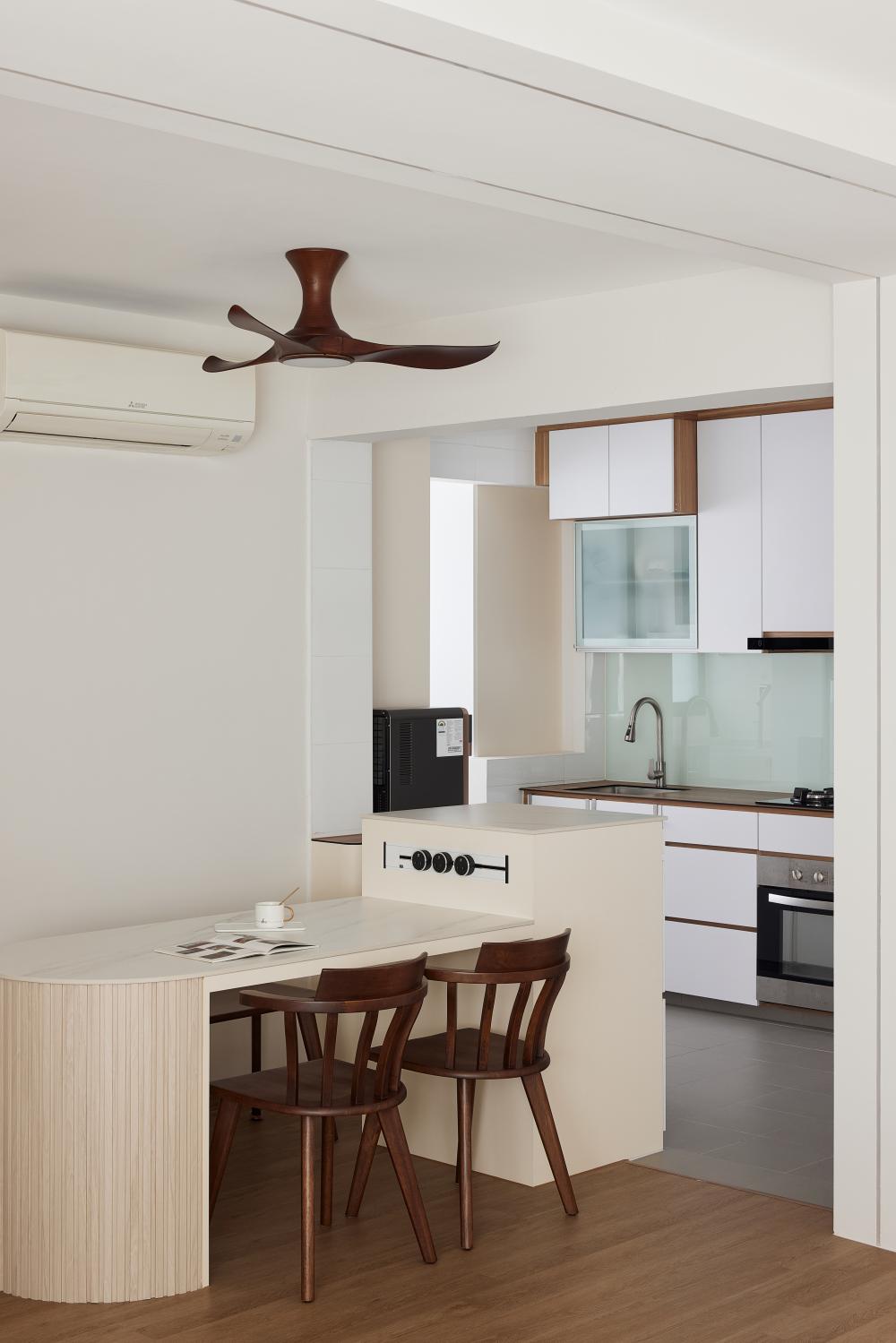 Modern Dining Room with Dining Table and Console Table