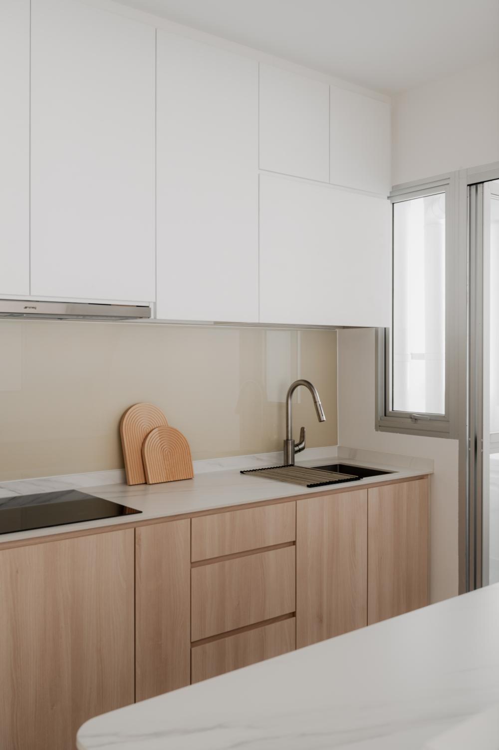 Modern Kitchen with Countertop and Kitchen Window