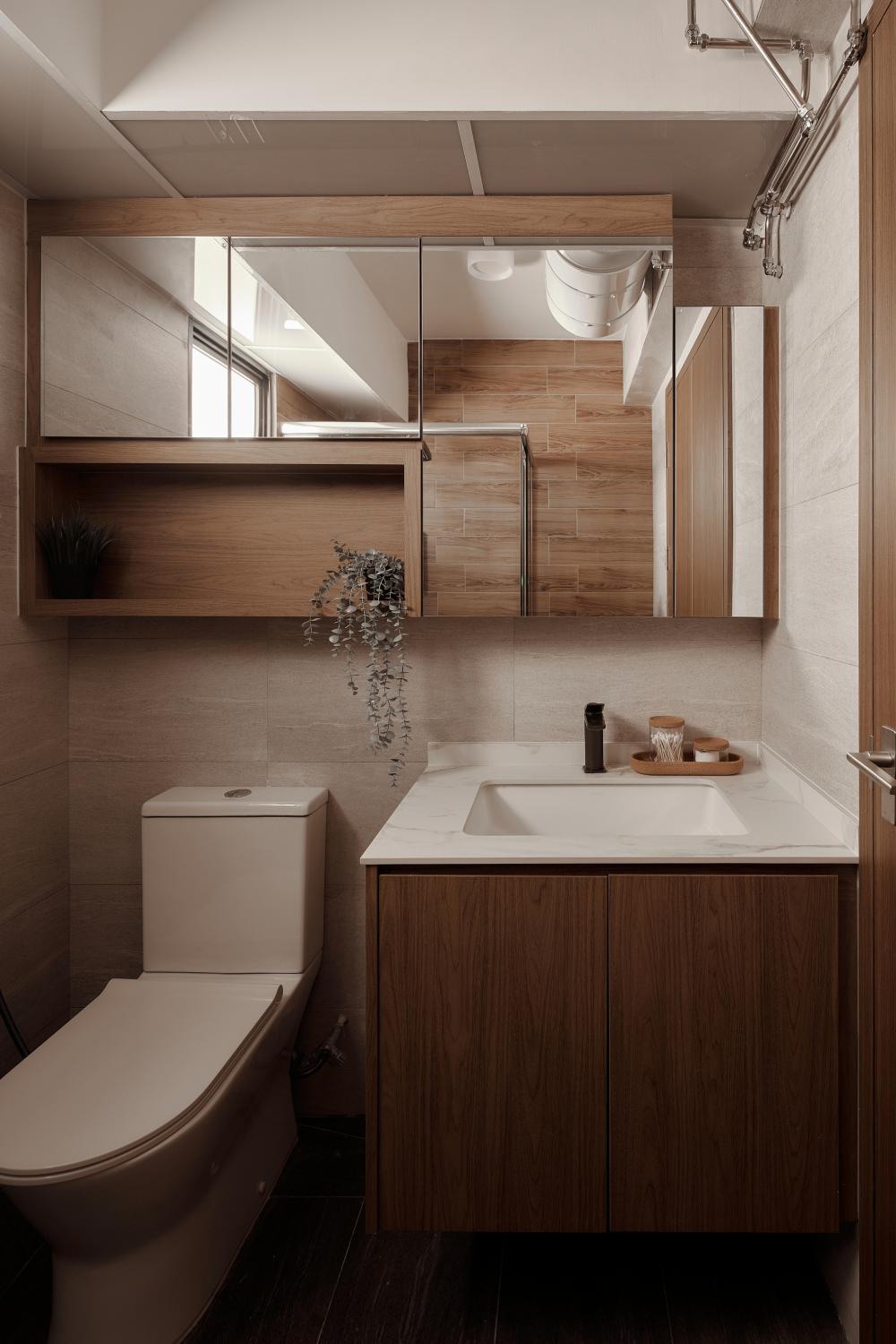 Scandinavian Bathroom with Mirror and Bathroom Storage