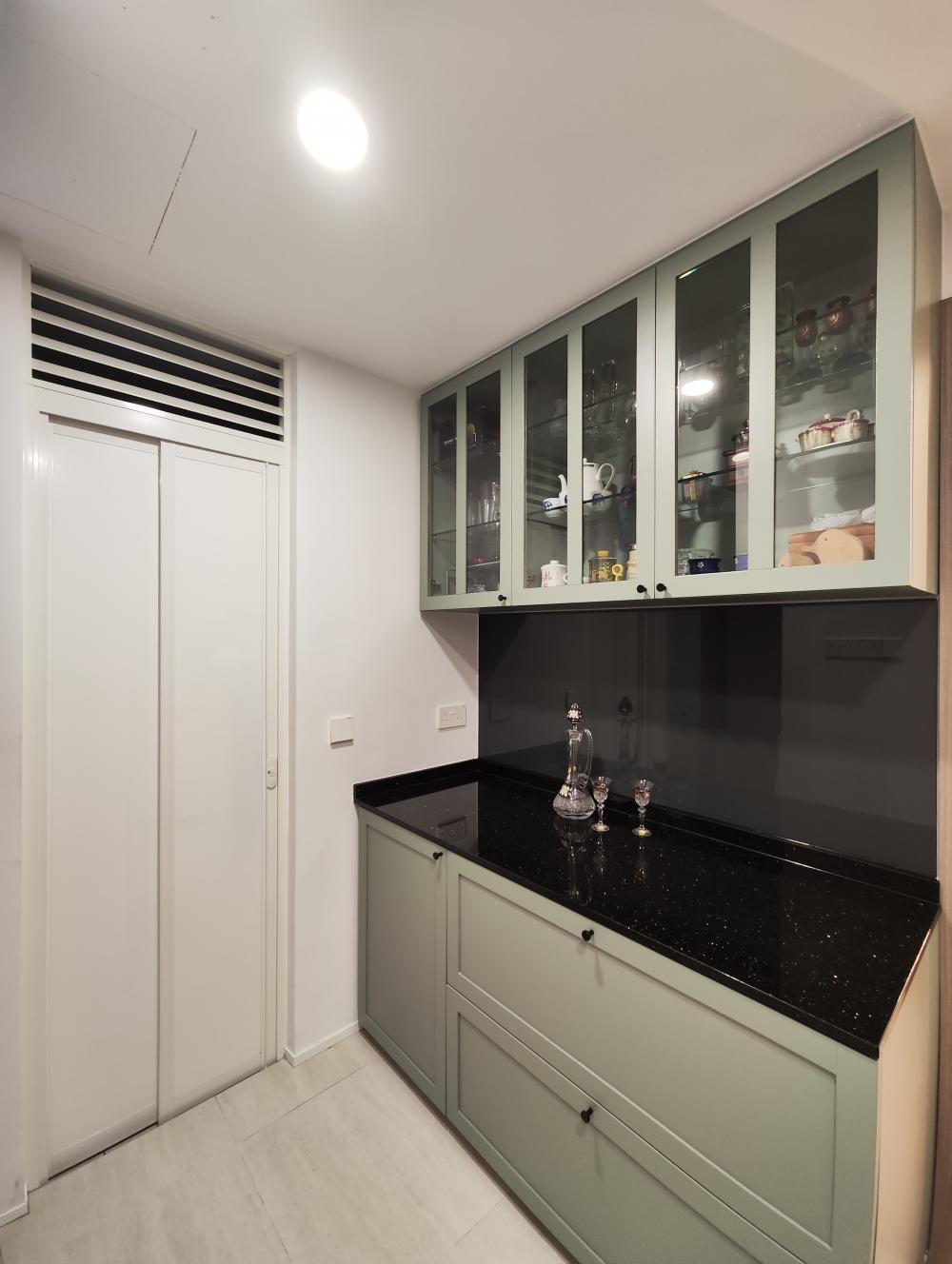 Contemporary Kitchen with Countertop and Homogeneous Tiles