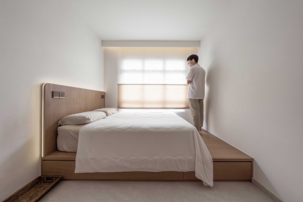 Modern Bedroom with Platform Bed and Queen Bed