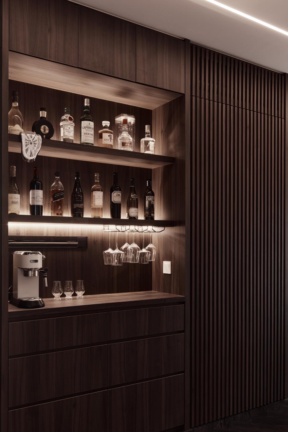 Contemporary Living Room with Bar Counter and Tableware