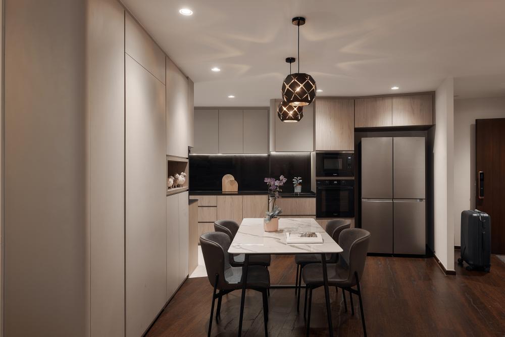 Modern Dining Room with Drop Light and Dining Table