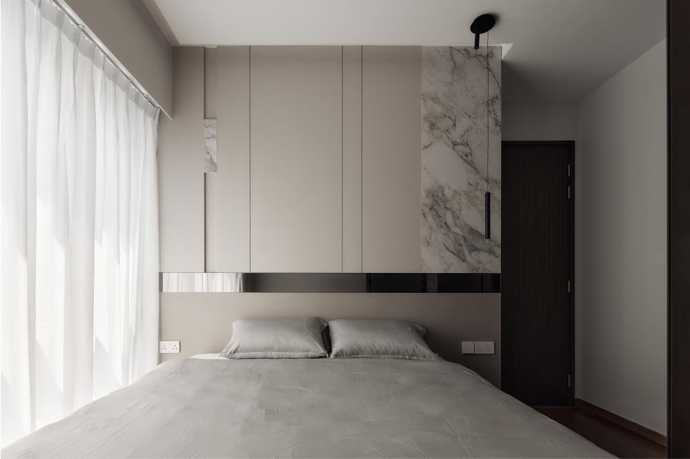 Modern Bedroom with Closet and Queen Bed