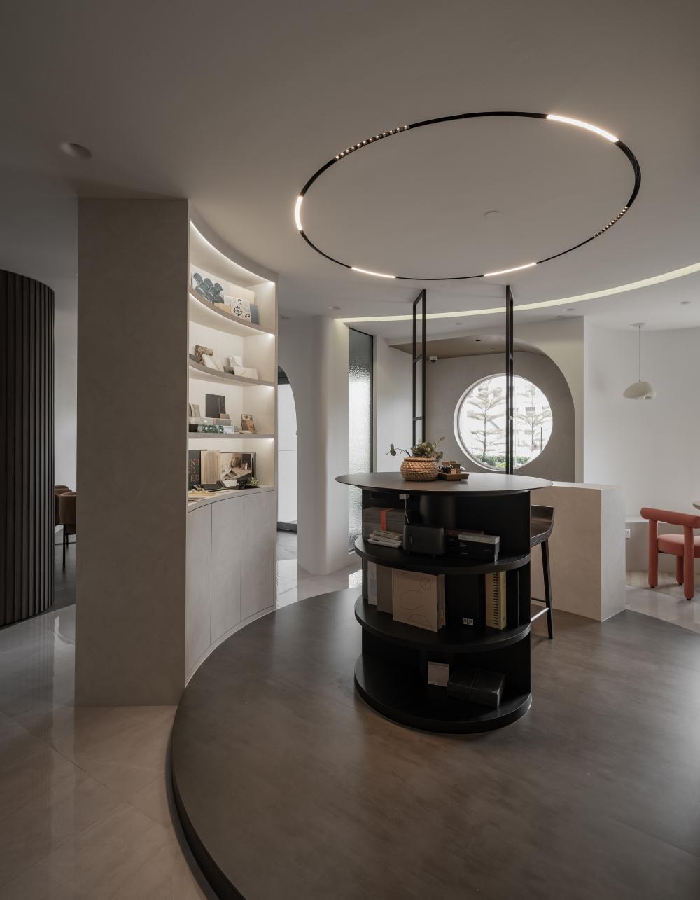 Modern Office with Bookshelf and Desk