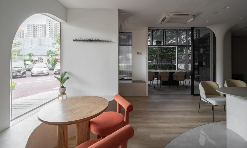 Modern Office with Bookshelf and Desk
