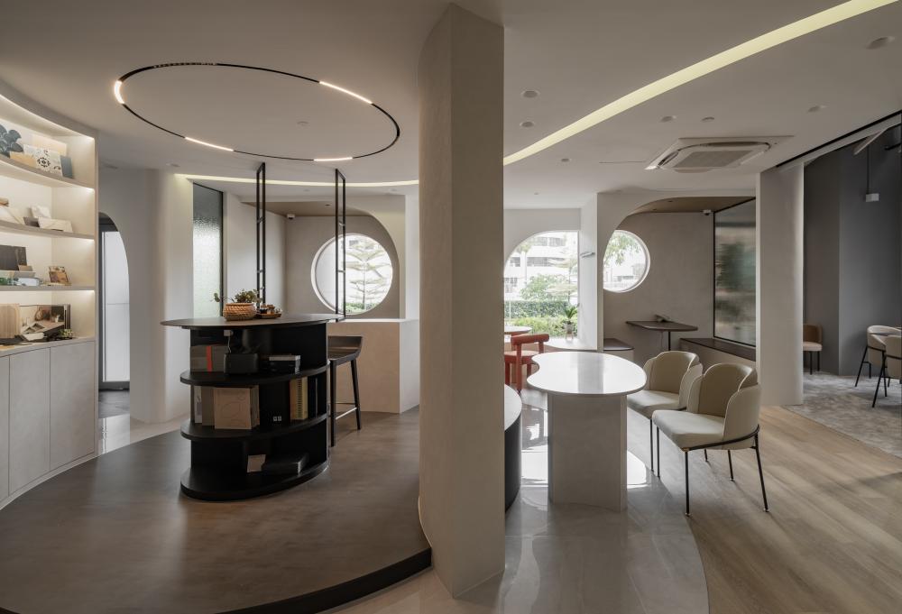 Modern Office with Bookshelf and Desk