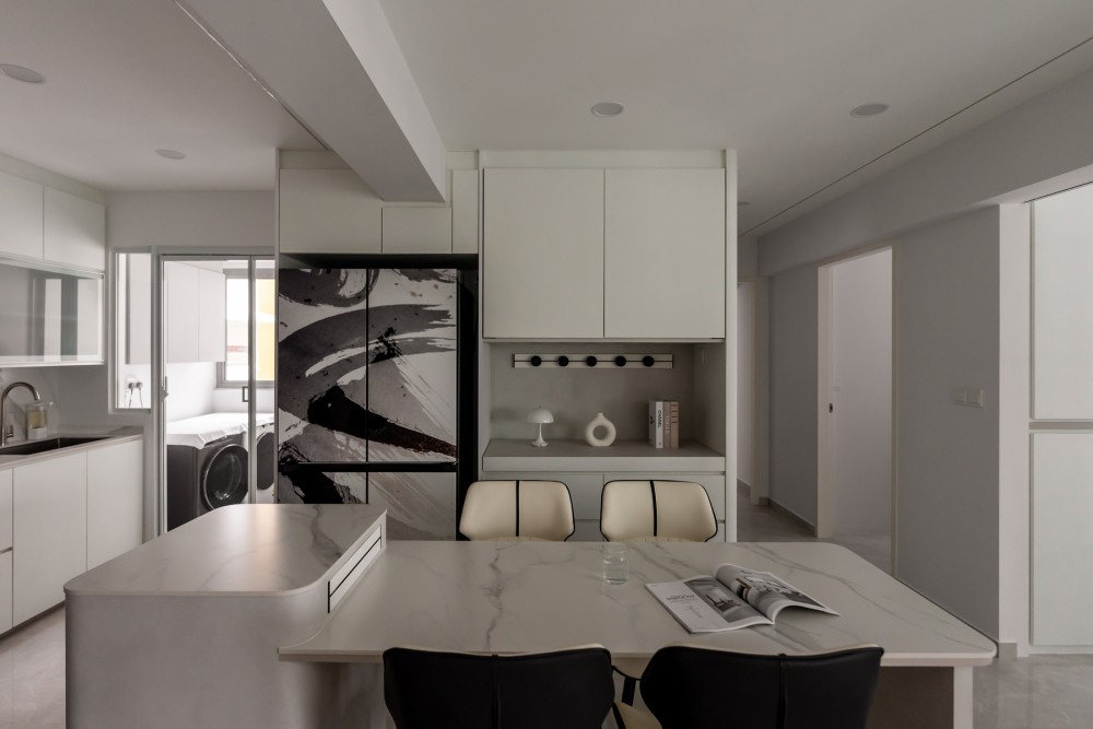 Minimalist Dining Room with Kitchen Island and Dining Chairs