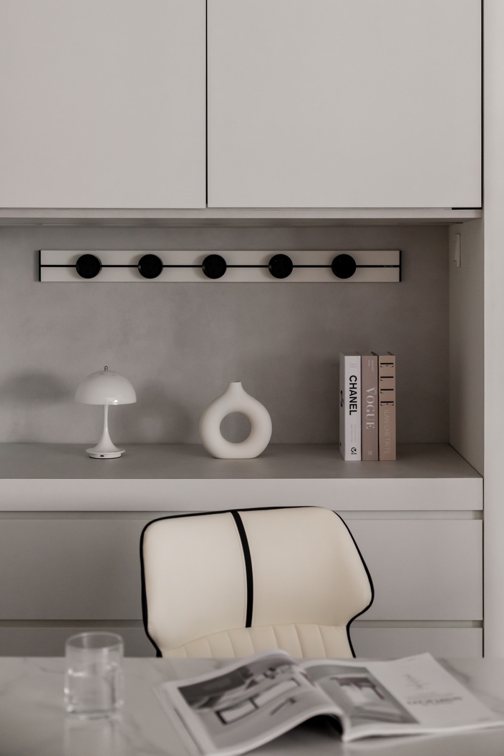 Minimalist Dining Room with Kitchen Island and Dining Chairs