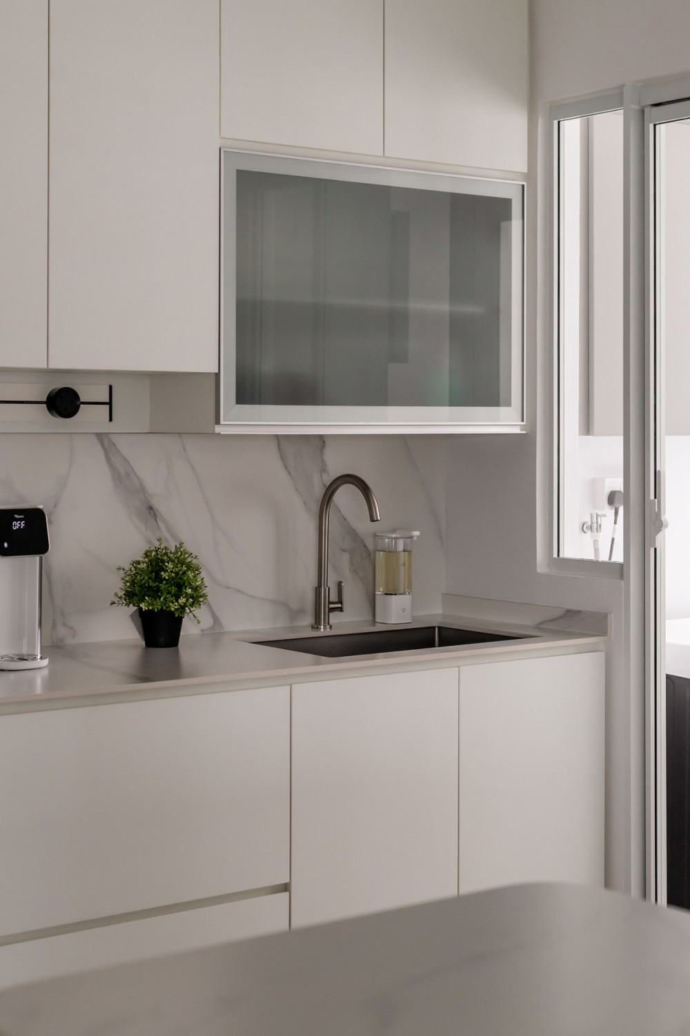Minimalist Kitchen with Countertop and Kitchen Backsplash