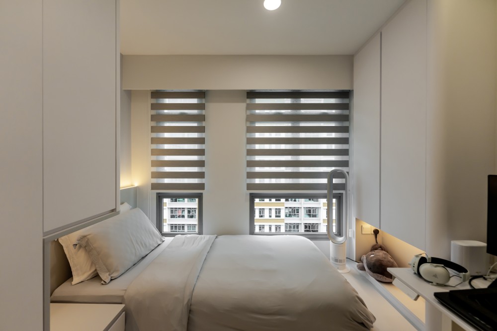 Minimalist Bedroom with Feature Wall and Wardrobe